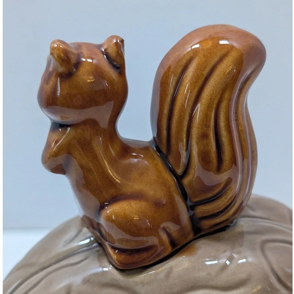 Vtg Ceramic Squirrel on Walnut Lidded Nut Bowl Candy Dish Brown‎ 7in Cottagecore